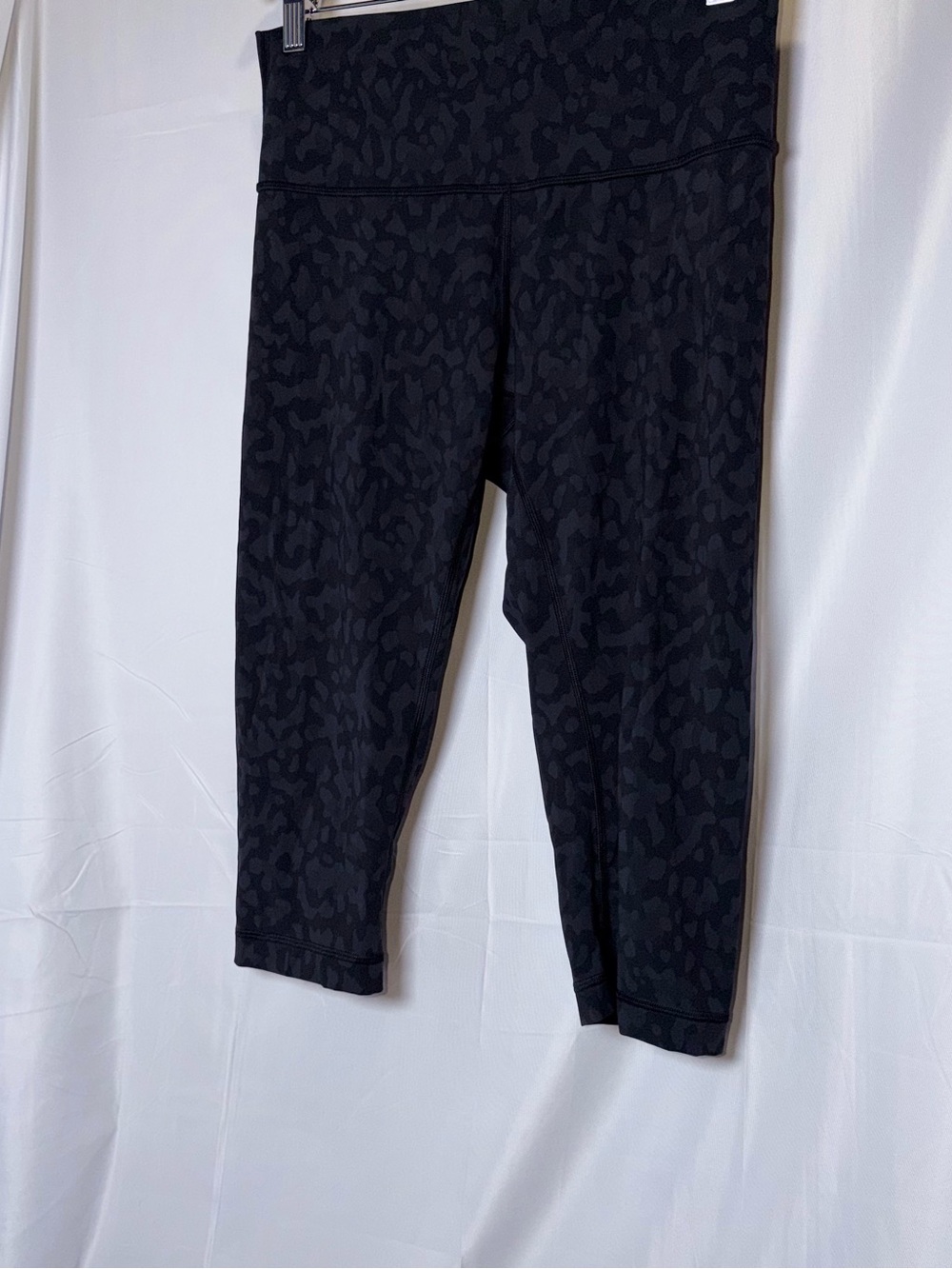 lululemon athletica Black Subtle Animal-Print Capri Leggings